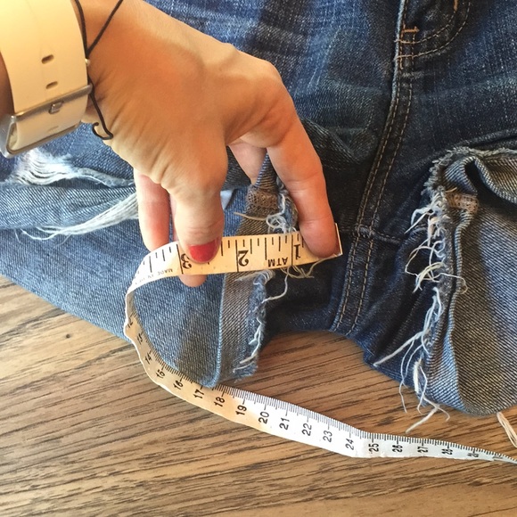 F21 Distress Denim Cut Off Cuffed Shorts - Picture 8 of 8